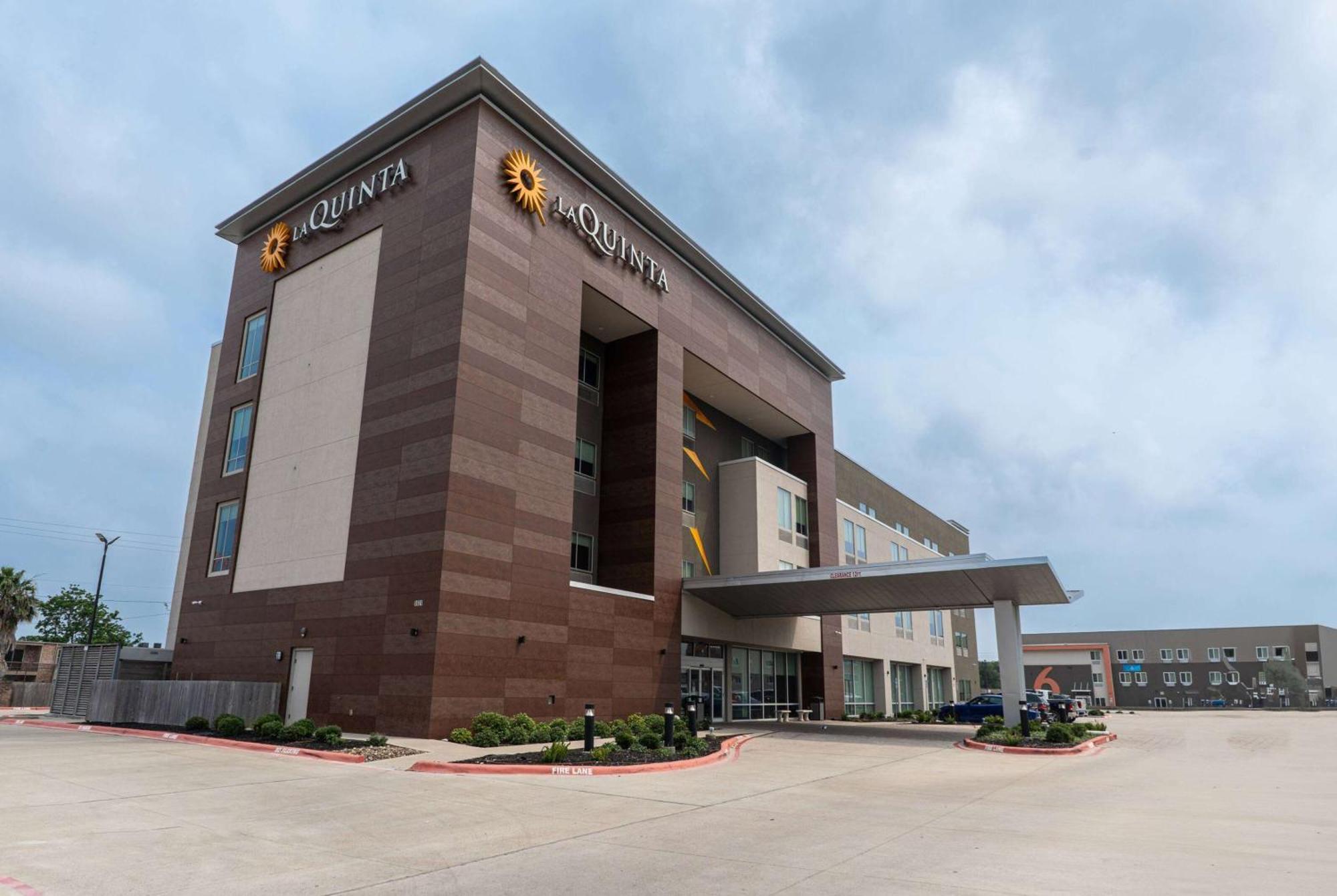 La Quinta Inn & Suites By Wyndham Corpus Christi Southeast Exterior foto